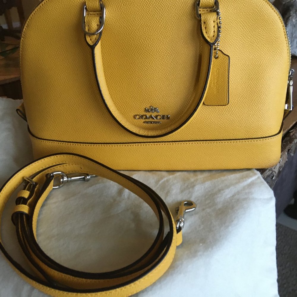 COACH Bag - Mini Sierra Satchel in YELLOW